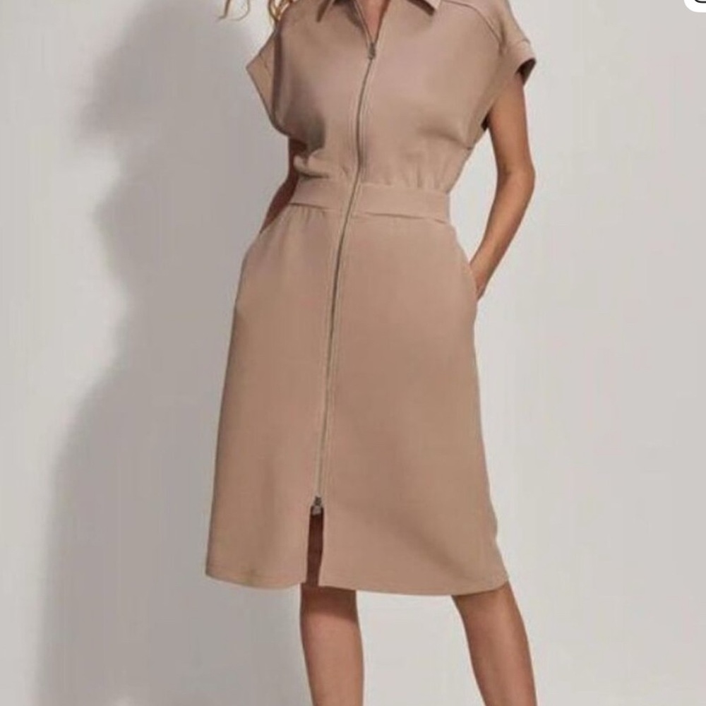 Varley Taupe Louisa Zip-Through MIDI
Dress Size M